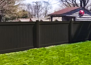 black-privacy Black privacy fence sold by Gardner Fence