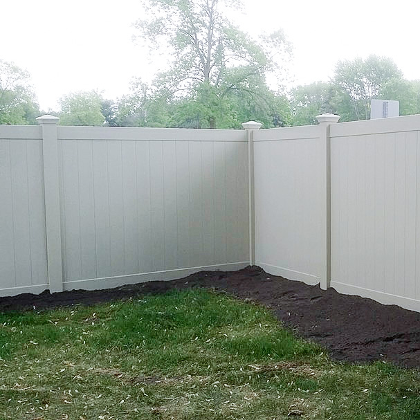 full-privacy-panel The corner of a full privacy fence with New England caps.